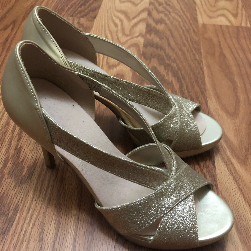 Heels - Picture 3 of 3